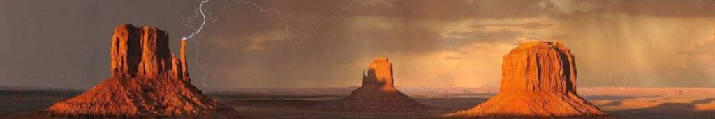 Image of lightning in Arizona Monument Valley cc0