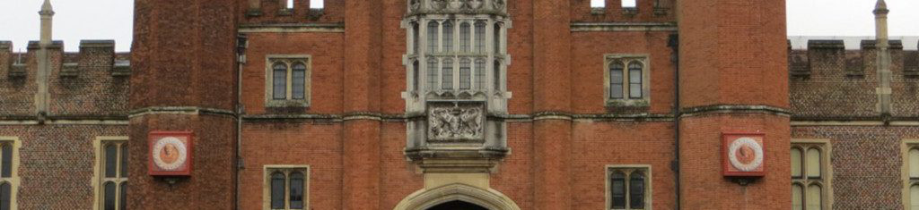 Image of Hampton Court gateway cc0