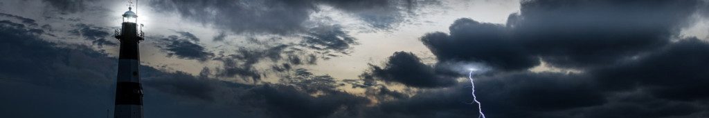 Image of lighthouse in a thunderstorm